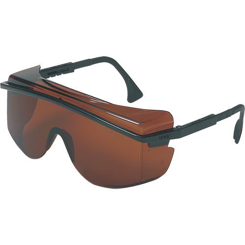 Lunettes de s&eacute;curit&eacute; Uvex Astrospec OTG 3001, Lentille Grise/fum&eacute;e, Anti-&eacute;gratignures, ANSI Z87+/R&eacute;pond ou surpasse la norme CSA Z94.3 Planification Entrepots Molloy