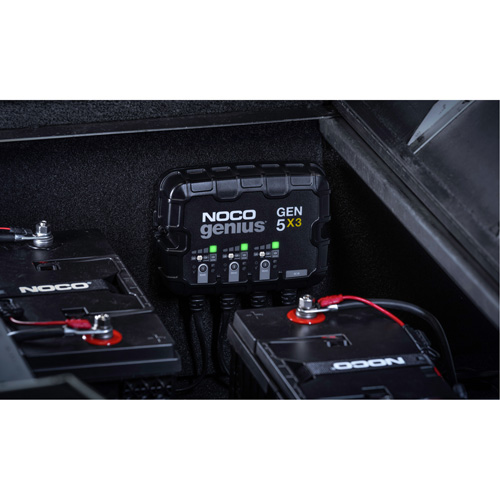 Chargeur de batterie embarqu&eacute; &agrave; 3 sorties de 15 amp&egrave;res Gen5X3 Genius Planification Entrepots Molloy