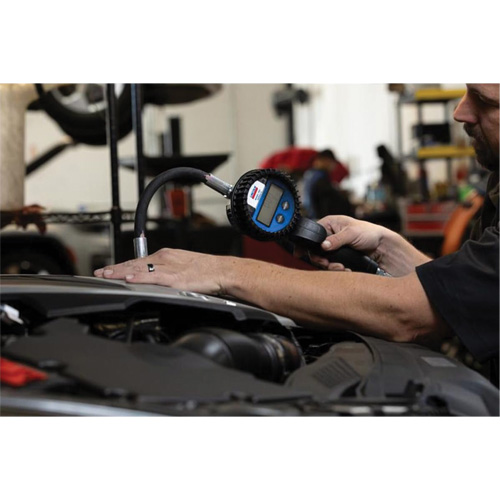 D&eacute;bitm&egrave;tre &eacute;lectronique de lubrifiant avec rallonge flexible &agrave; 90° Planification Entrepots Molloy