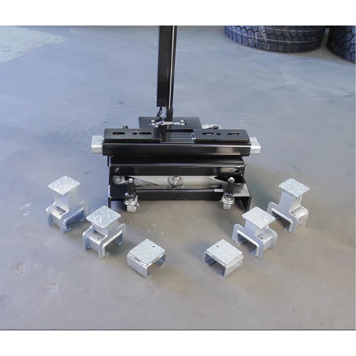 Cric de levage dextr&eacute;mit&eacute; par pare-chocs, Capacit&eacute; de 12 tonne(s), 8" - 15-3/4" h Planification Entrepots Molloy