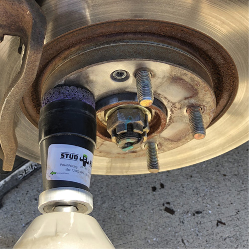 STUD KLEEN Impact-Driven Hub, Stud & Wheel Cleaning Tool Planification Entrepots Molloy