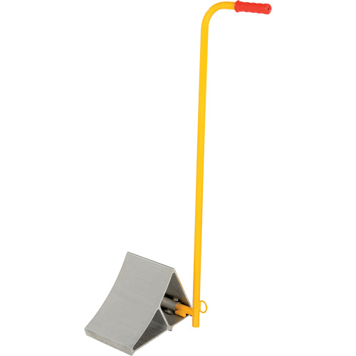 Cale de roues en aluminium avec poign&eacute;e, 7" la x 11-7/8" p x 7-11/16" h Planification Entrepots Molloy
