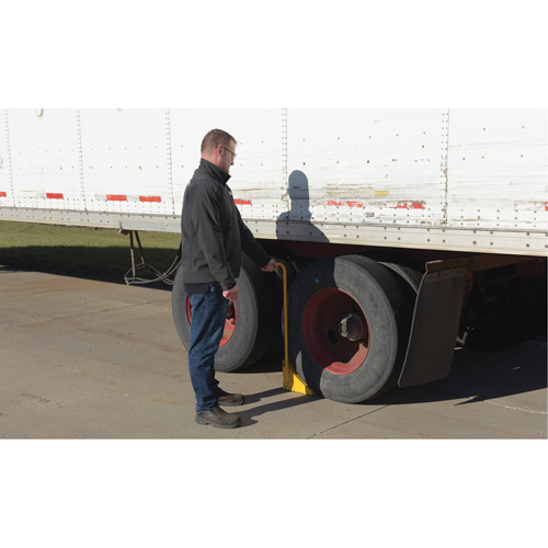 Ergo Handle Wheel Chock, Steel, Yellow, 8" W x 10-3/4" D x 9-1/8" H Planification Entrepots Molloy