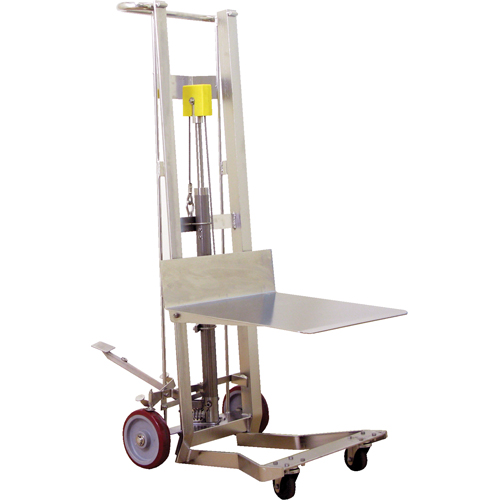Gerbeur hydraulique &agrave; plateforme, M&eacute;canisme Pompe au pied, Capacit&eacute; de 750 lb, Levage max de 54" Planification Entrepots Molloy