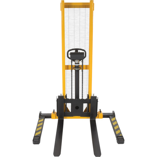 Gerbeur hydraulique manuel, Fonctionnement Pompe manuelle, Capacit&eacute; 2000 lb, Lev&eacute;e max 63" Planification Entrepots Molloy