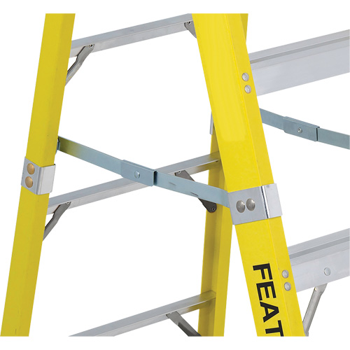 Industrial Heavy-Duty Stepladders (6400 Series), 4', Fibreglass, 300 lbs. Capacity, Type 1A Planification Entrepots Molloy