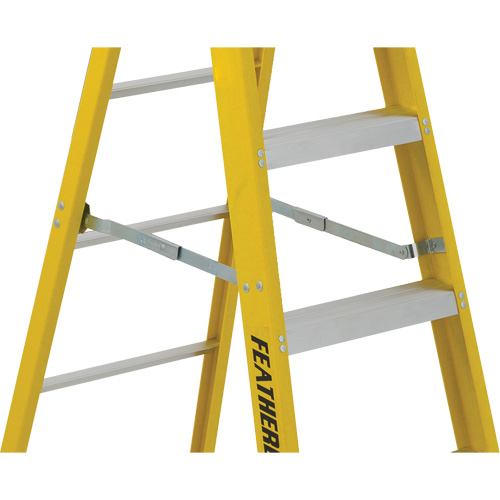 Industrial Heavy-Duty Stepladders (6900 Series), 4', Fibreglass, 300 lbs. Capacity, Type 1A Planification Entrepots Molloy