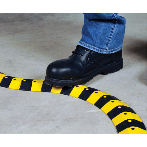 Syst&egrave;me de protection de c&acirc;bles Ultra-Sidewinder - petit , 13,125" x 3" x 0,75", 32000 lb (16 tonnes) Planification Entrepots Molloy