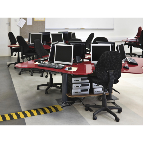 Syst&egrave;me de protection de c&acirc;bles Ultra-Sidewinder - moyen , 33" x 9,75" x 1,38", 13500 lb (6,75 tons) Planification Entrepots Molloy