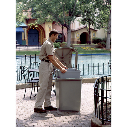 Untouchable&reg; Containers, Polyethylene, 35 US gal. Planification Entrepots Molloy