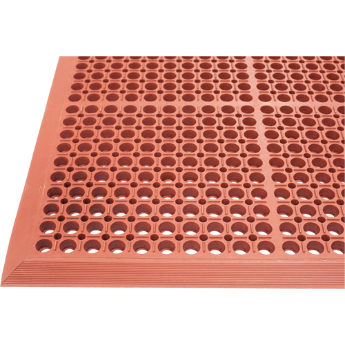 Competitor Series Mats, Slotted, 3' x 5' x 7/8", Orange, Natural Rubber Planification Entrepots Molloy