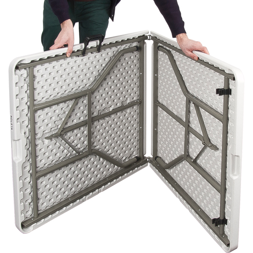 Table se pliant en deux, Rectangulaire, 72" l x 30" la, Poly&eacute;thyl&egrave;ne, Blanc Planification Entrepots Molloy
