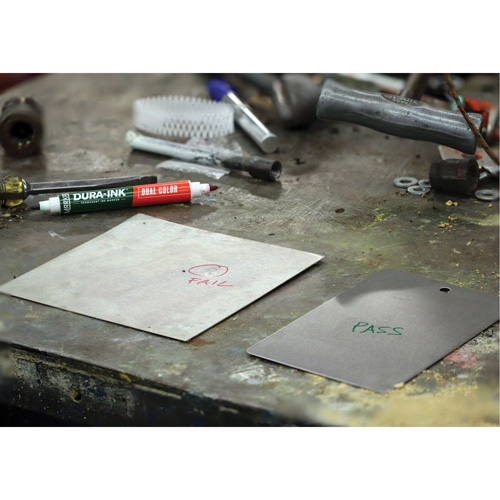 Marqueur &agrave; encre permanente et double couleur Markal Dura-Ink, Vert/Rouge, Pointe Ronde Planification Entrepots Molloy