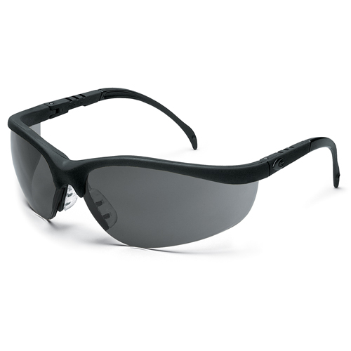 Lunettes de s&eacute;curit&eacute; Klondike, Lentille Grise/fum&eacute;e, Anti-&eacute;gratignures, R&eacute;pond ou surpasse la norme CSA Z94.3 Planification Entrepots Molloy