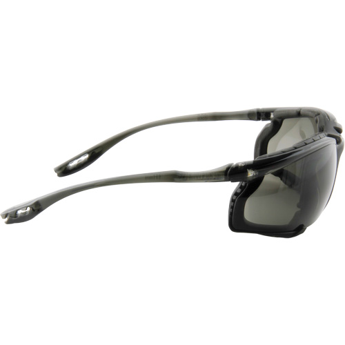 Lunettes de s&eacute;curit&eacute; avec joint en mousse Virtua, Lentille Grise/fum&eacute;e, Antibu&eacute;e, ANSI Z87+/R&eacute;pond ou surpasse la norme CSA Z94.3 Planification Entrepots Molloy