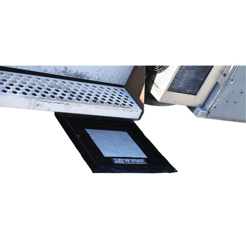 Drip Defender Spill Collection Pad, Oil Only, 15" x 13", 0.2 gal. Absorbancy Planification Entrepots Molloy
