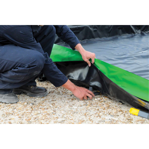 Berme &agrave; paroi repliable Ultra-Containment Berm, Capacit&eacute; 2692 gal. US, 12' la x 30' lo x 12" h, Support &agrave; charni&egrave;re Planification Entrepots Molloy