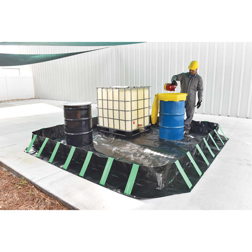 Berme Compact Ultra-Containment Berm, Capacit&eacute; 7046 gal. US, 15' la x 66' lo x 12" h, Support &agrave; charni&egrave;re Planification Entrepots Molloy