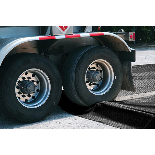 Berme Gorilla Ultra-Containment Berm, Capacit&eacute; 665 gal. US, 13' la x 13' lo x 6" h, Paroi en mousse Planification Entrepots Molloy