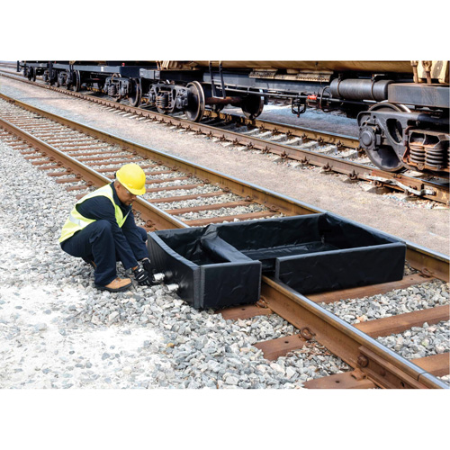Berme Ultra-Track Berm, Capacit&eacute; 144 gal. US, 4' la x 6' lo x 12" h, Paroi en mousse Planification Entrepots Molloy