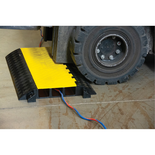 Polyurethane Cable Protector, 3 Channels, 35.43" L x 19.69" W x 3" H Planification Entrepots Molloy