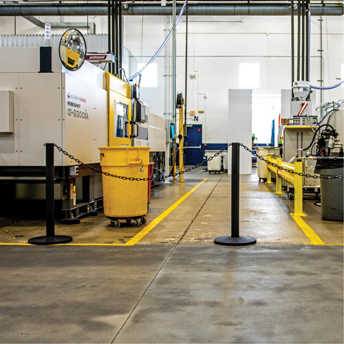 Industrial Stanchion Kit with Plastic Chain, 37" High, Black Planification Entrepots Molloy