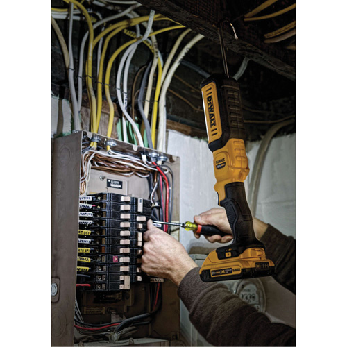 Lampe de travail portative, DEL, 500 lumens, 3 hres de fonctionnement, piles Rechargeable, Non compris Planification Entrepots Molloy