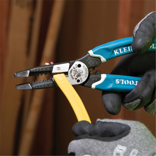 Outil polyvalent Klein-Kurve pour d&eacute;nuder, couper et sertir les fils, 8-1/4" lo, 8 - 20 AWG Planification Entrepots Molloy