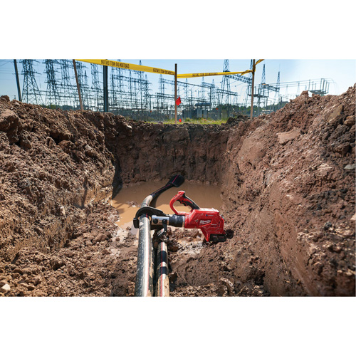 Coupe-c&acirc;ble pour c&acirc;bles souterrains de 3" M18 Force Logic avec t&eacute;l&eacute;commande sans fil Planification Entrepots Molloy