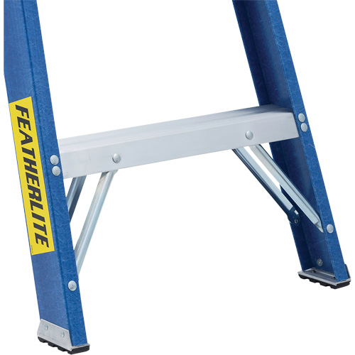 Industrial Duty Stepladders (6300 Series), 4', Fibreglass, 250 lbs. Capacity, Type 1 Planification Entrepots Molloy