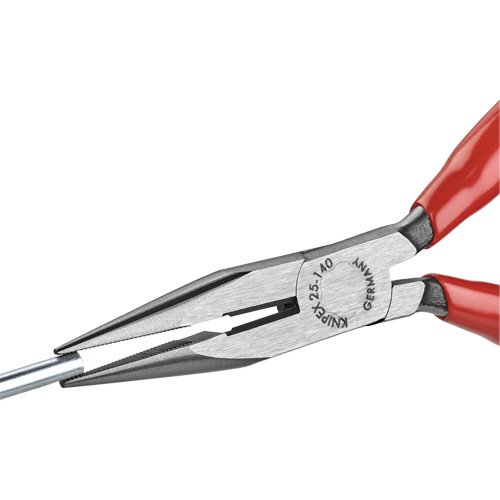 Pince &agrave; bec long avec couteau, 5-1/2" lo Planification Entrepots Molloy