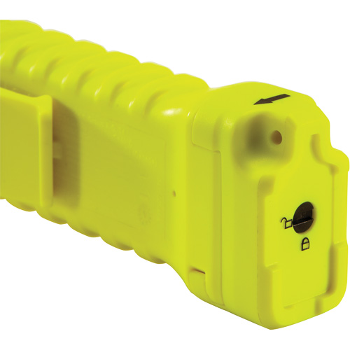 Lampe de poche &agrave; angle droit, DEL, 336 lumens, Piles AA Planification Entrepots Molloy