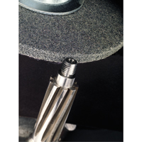 Meules homog&egrave;nes d'&eacute;barbage EXL Scotch-Brite, 1" x 1", Arbre de 3/16", Grain de 2A, Oxyde d'aluminium Planification Entrepots Molloy
