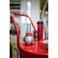 Chariot &agrave; carburant en acier de 25 gallons avec pompe rotative bidirectionnelle et filtre Planification Entrepots Molloy