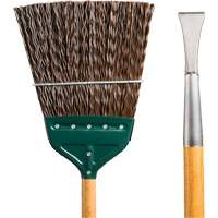 Track & Switch Broom with Heavy-Duty Forged Chisel, Wood Handle, Polypropylene Bristles, 55" L JM743 | Planification Entrepots Molloy