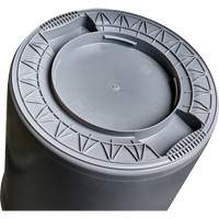 Contenant gris Titan pour d&eacute;chets, Plastique, 20 gal. US Planification Entrepots Molloy
