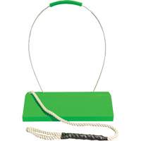 Cale de roue pour avion Checkers Safety SafeRay avec poign&eacute;e ergonomique &agrave; cordage en boucle, Ur&eacute;thane, Vert fluorescent, 24" la x 8" p x 6" h Planification Entrepots Molloy
