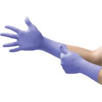 Gants Supreno EC, Petit, Nitrile, 5,5-mil, Sans poudre, Mauve, Classe 2 Planification Entrepots Molloy
