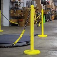 Bicolour Plastic Barrier Chain, Green/White Planification Entrepots Molloy